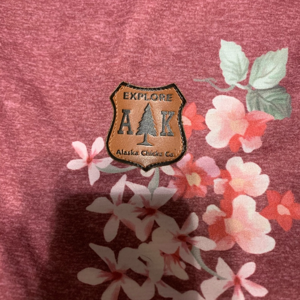 Alaska Chicks Pullover